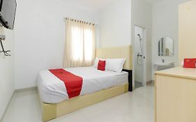 Reddoorz Near Siloam Hospital Palembang 2*