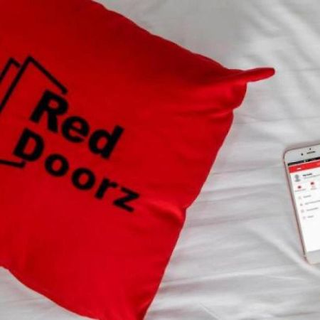 Reddoorz Near Siloam Hospital Palembang Hotel Bagian luar foto